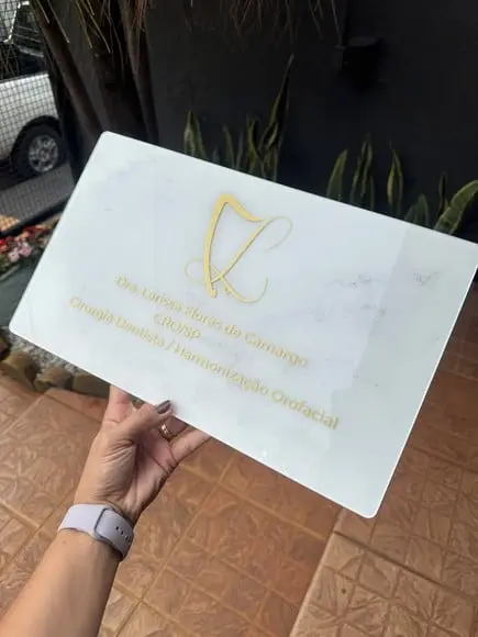 Placa de Comércio Acrílico - Aplicação Adesivo Frontal 40x24