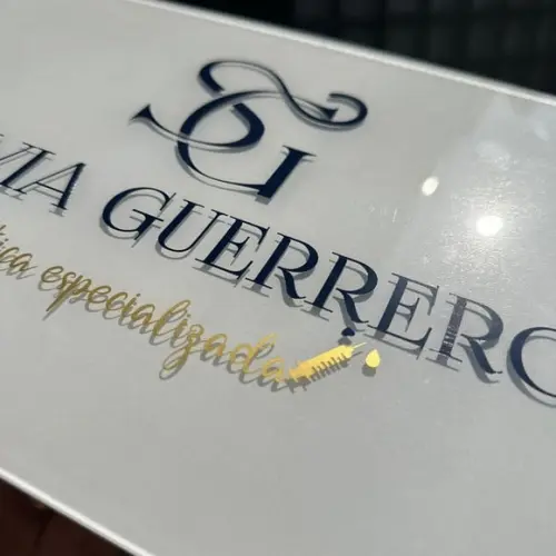 Placa de Comércio Acrílico - Aplicação Adesivo Frontal 40x24