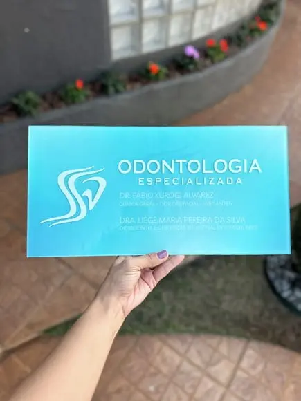 Placa de Comércio Acrílico - Aplicação Adesivo Frontal 40x24