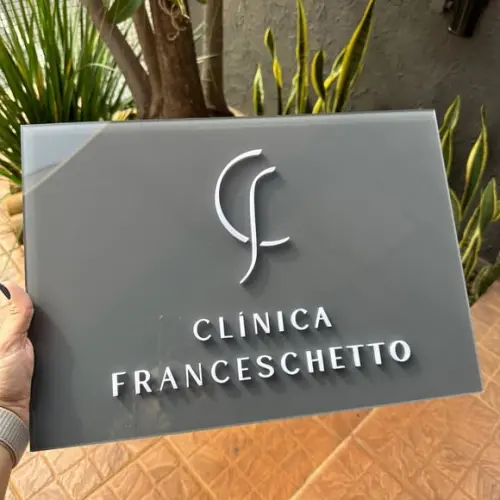 Placa de Comércio com Sobreposição em Acrílico - 42x30