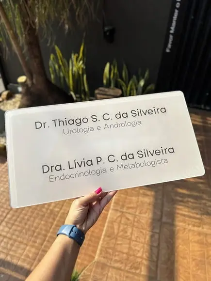 Placa de Comércio em Acrílico - Frente 25x50
