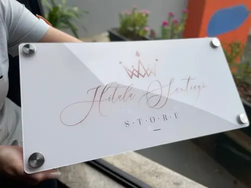 Placa de Comércio em Acrílico - Frente 25x50