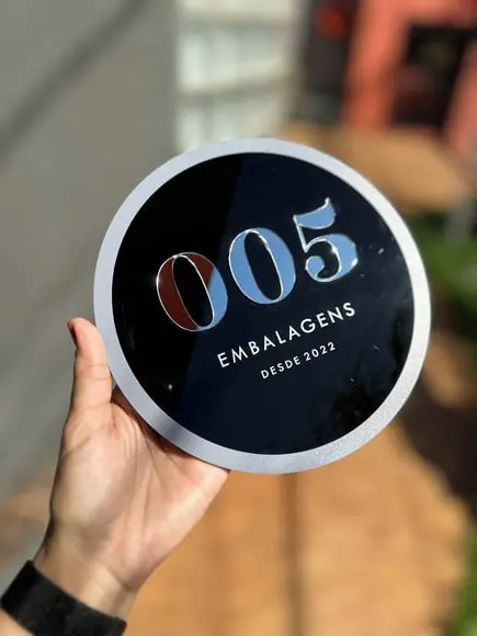 Placa de Comércio em Acrílico com Sobreposição-frente 20x20