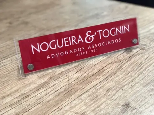 Placa de Identificação de Mesa - Acrílico e Acrílico 30x8
