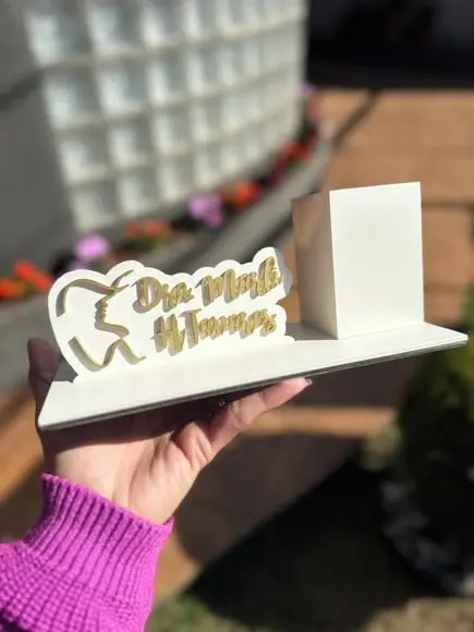 Placa de Identificação de Mesa com Porta Caneta