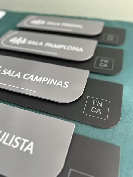 Placa de Identificação de Sala - Ametista 33x11,5
