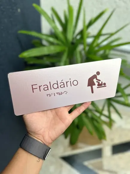 Placa de Identificação de Sala - Caulim 32x10,5 Braille