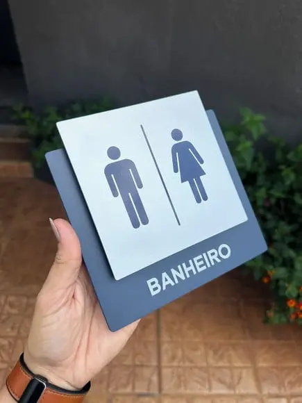 Placa de Identificação de Sala - Modelo Ágata