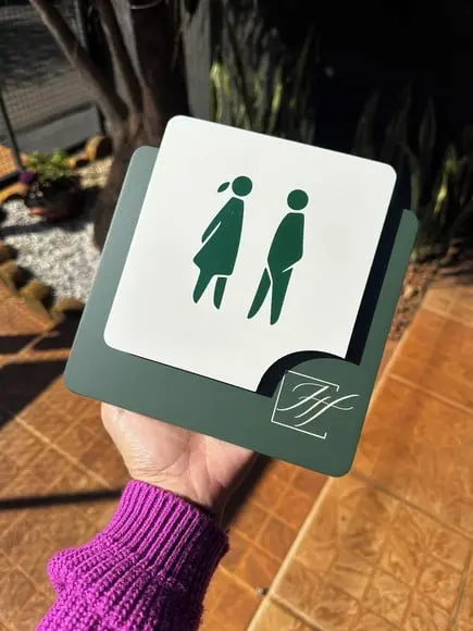 Placa de Identificação de Sala - Modelo Ágata