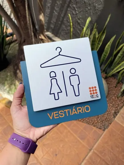 Placa de Identificação de Sala - Modelo Ágata