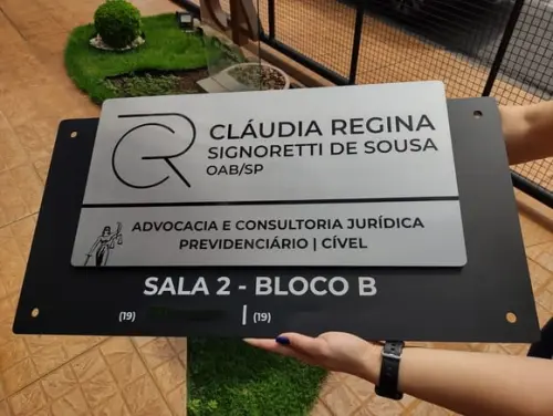 Placa de Identificação de Sala - Modelo Ágata Inox Maxi