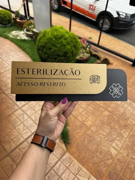 Placa de Identificação de Sala - Modelo Ametista