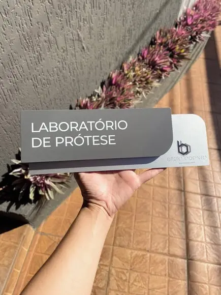Placa de Identificação de Sala - Modelo Ametista