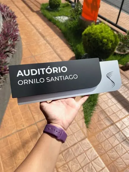 Placa de Identificação de Sala - Modelo Ametista