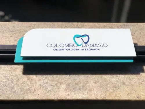 Placa de Identificação de Sala - Modelo Ametista