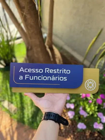 Placa de Identificação de Sala - Modelo Ametista