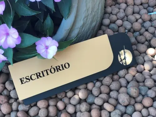 Placa de Identificação de Sala - Modelo Ametista