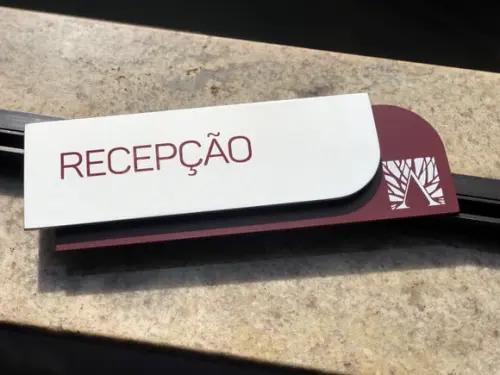 Placa de Identificação de Sala - Modelo Ametista