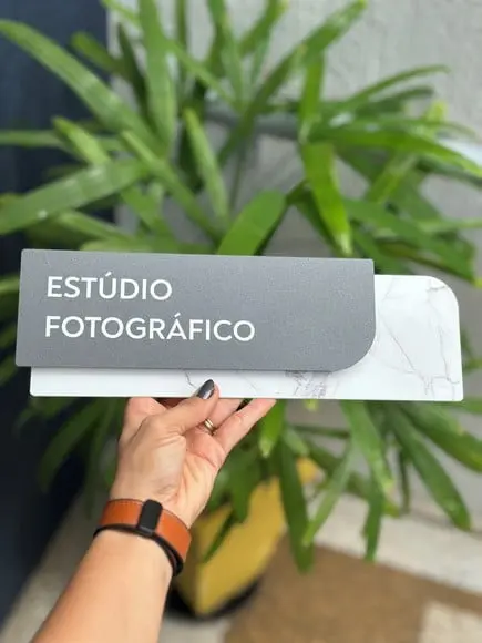 Placa de Identificação de Sala - Modelo Ametista Acrílico