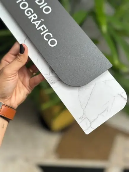 Placa de Identificação de Sala - Modelo Ametista Acrílico