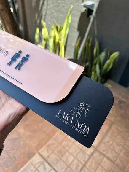 Placa de Identificação de Sala - Modelo Ametista Acrílico
