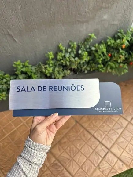 Placa de Identificação de Sala - Modelo Ametista Inox