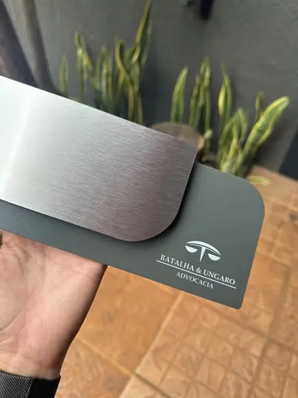 Placa de Identificação de Sala - Modelo Ametista Inox