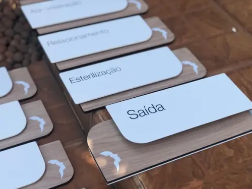 Placa de Identificação de Sala - Modelo Ametista mdf