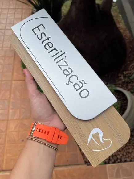 Placa de Identificação de Sala - Modelo Ametista mdf