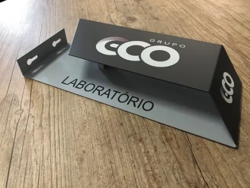 Placa de Identificação de Sala - Modelo Apatita