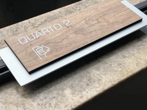 Placa de Identificação de Sala - Modelo Ardósia mdf