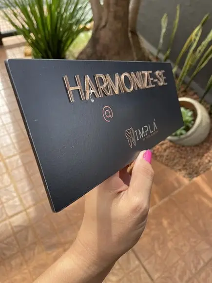 Placa de Identificação de Sala - Modelo Caulim Verniz 20x10