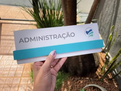 Placa de Identificação de Sala - Modelo Esmeralda