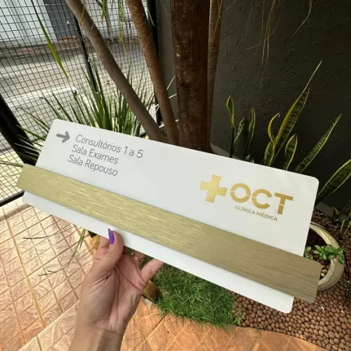 Placa de Identificação de Sala - Modelo Esmeralda Maior