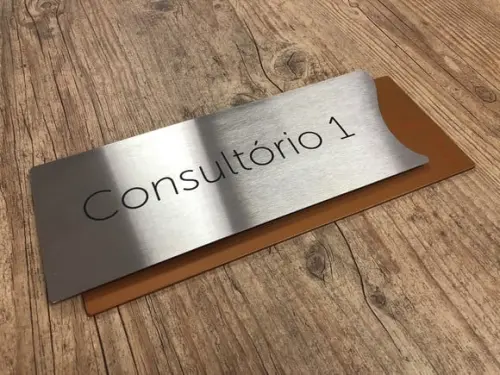 Placa de Identificação de Sala - Modelo Feldspato Inox