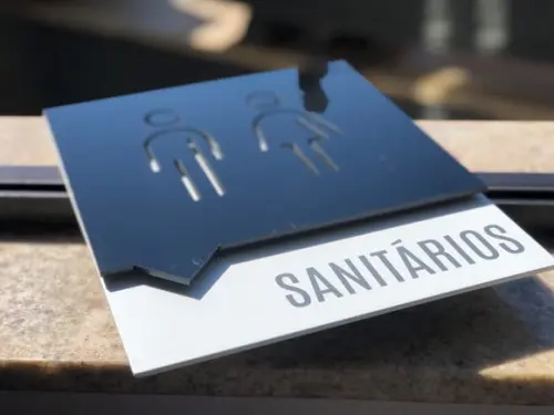 Placa de Identificação de Sala - Modelo Gnaisse