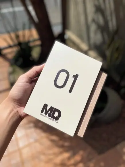 Placa de Identificação de Sala - Modelo Mini Calcita mdf