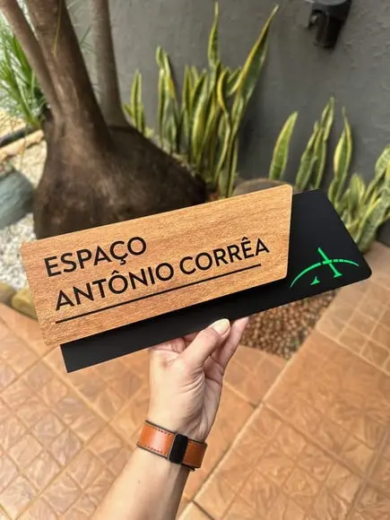 Placa de Identificação de Sala - Modelo Onix