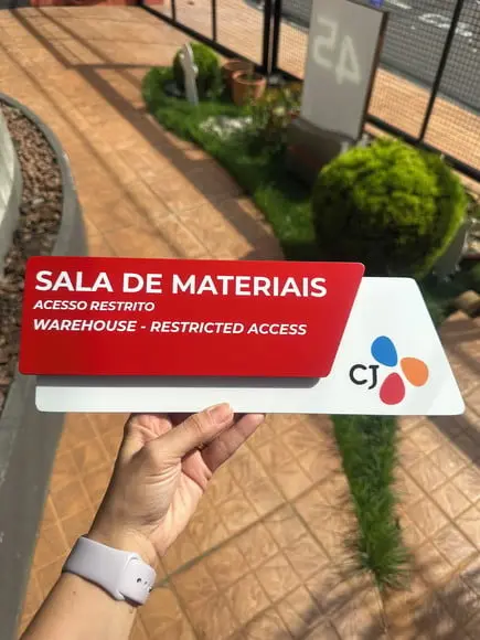 Placa de Identificação de Sala - Modelo Onix