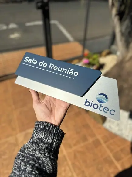 Placa de Identificação de Sala - Modelo Onix
