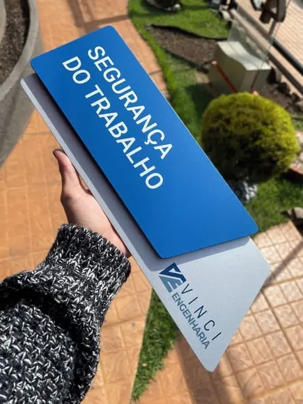 Placa de Identificação de Sala - Modelo Onix