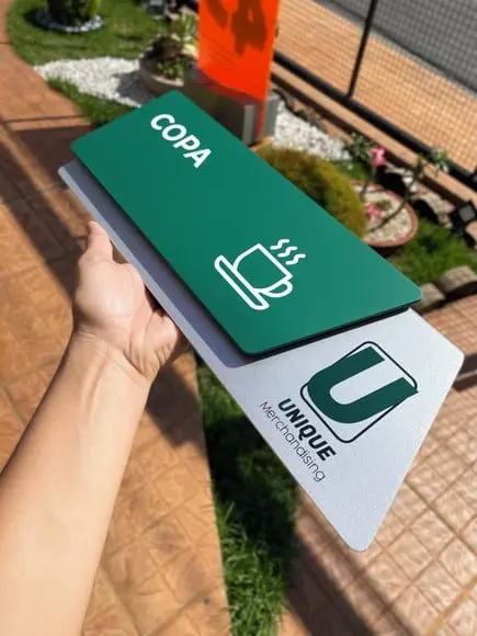 Placa de Identificação de Sala - Modelo Onix