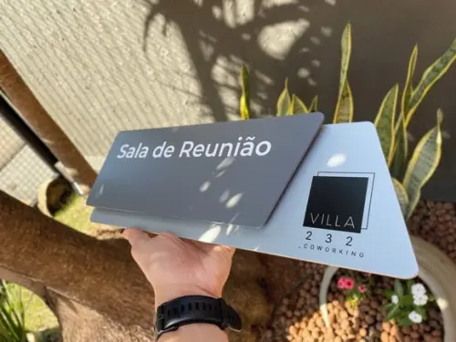 Placa de Identificação de Sala - Modelo Onix