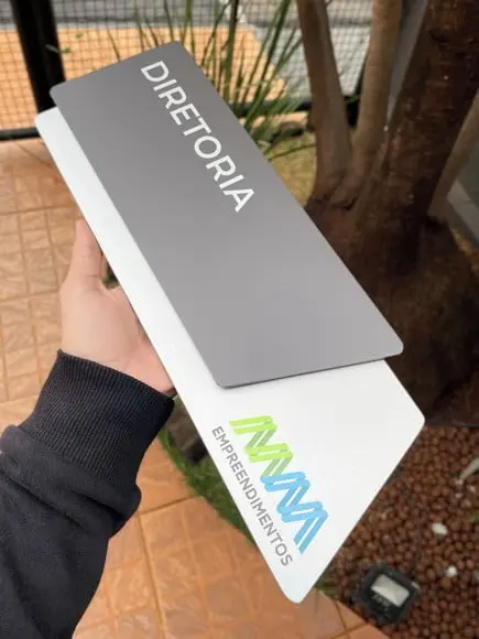 Placa de Identificação de Sala - Modelo Onix