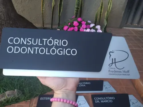 Placa de Identificação de Sala - Modelo Onix
