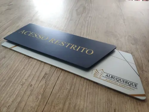 Placa de Identificação de Sala - Modelo Onix