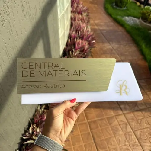 Placa de Identificação de Sala - Modelo Onix Acrílico