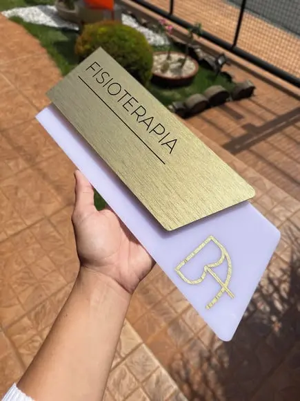 Placa de Identificação de Sala - Modelo Onix Acrílico