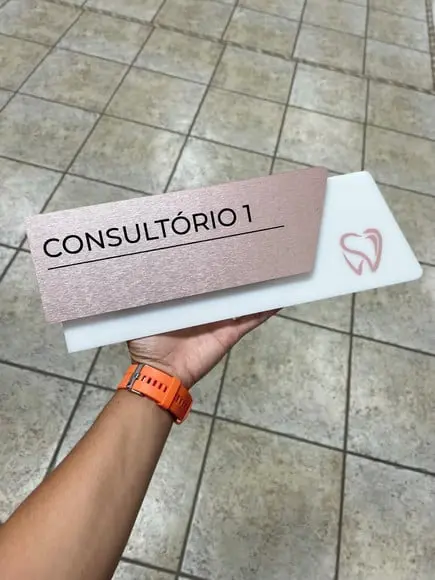 Placa de Identificação de Sala - Modelo Onix Acrílico