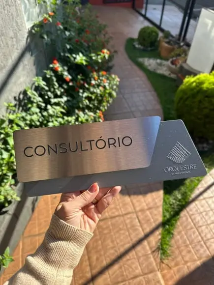 Placa de Identificação de Sala - Modelo Onix Inox